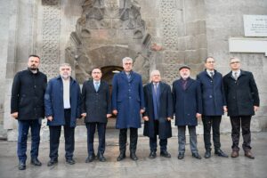 Başkan Büyükkılıç, Bakan Memişoğlu’na dünyanın ilk Tıp Fakültesini gezdirdi