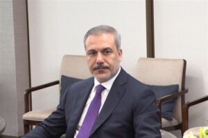 Bakan Fidan, Cenevre’de Türk bilim insanları ve mühendislerle görüştü