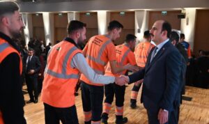 Başkan Altay, Konya Büyükşehir Belediyesi çalışanlarıyla bayramlaştı – Yaşam