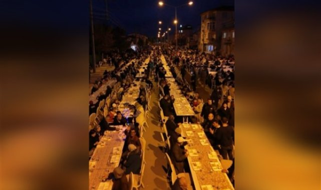Bolvadin’de 6 bin kişilik Birlik ve Beraberlik İftarı düzenlendi – Yaşam