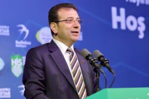 İmamoğlu: Benim çok sevdiğim güvenlik güçlerimiz, polislerimiz, halkımıza iyi davranın