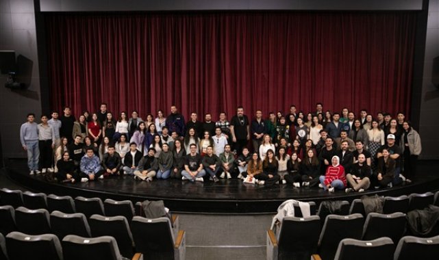 İzmir Şehir Tiyatroları, “Genç Sorular” etkinliklerine başladı – Kültür-Sanat