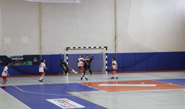 Karaman Okul Sporları Yıldızlar Futsal Yarı Final karşılaşmaları tamamlandı – Spor