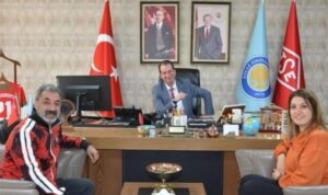 Oyuncu Nazmi Kırık’tan Rektör Prof. Dr. Eronat’a ziyaret – Yaşam