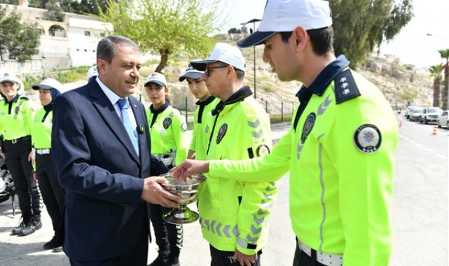 Vali Şıldak, trafik uygulama noktalarını ziyaret etti – Gündem