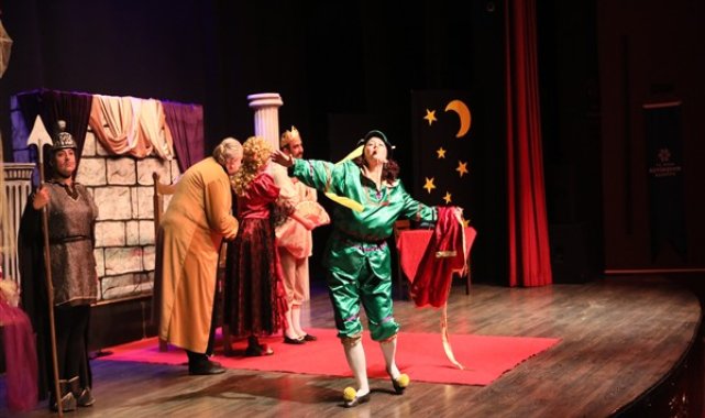 Aydın’da “Tıngır Mıngr Ülke” adlı oyun sahnelendi – Kültür-Sanat