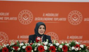 Bakan Göktaş, Maltepe Huzurevi’ndeki yangından etkilenen vatandaşları ziyaret etti – Gündem