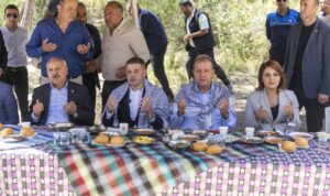 Başkan Seçer, Mezitli Yöresel Birlik, Beraberlik ve Dayanışma Sofrası etkinliğine katıldı – Yaşam