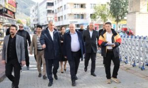 Edremit Belediye Başkanı Ertaş, mahallelerdeki projeleri yerinde inceledi – Gündem