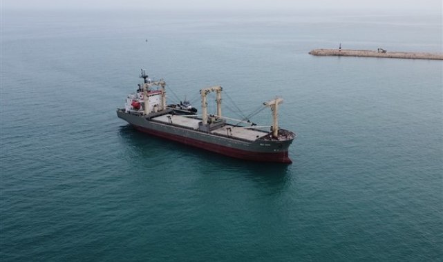 Enerji gemisi Yalova Demir Sahası’nda karaya oturdu – Gündem