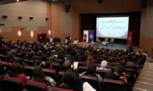 Erol Güngör, Düzce’de düzenlenen panelde anıldı – Yaşam