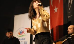 Gençler Arası Kültür ve Sanat Yarışmaları, "Sahne Sırası Sende" ses yarışmasıyla başladı