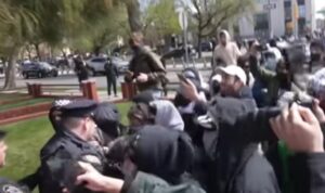 İsrailli bakana Washington'da sert protesto