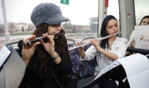 Uşak Belediyesi’nden sınava giden öğrencilere bando konseri – Kültür-Sanat