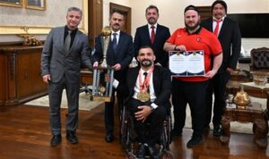 Vali Aktaş, şampiyon Kocaeli Engelliler Basketbol Spor Kulübünü kabul etti – Spor
