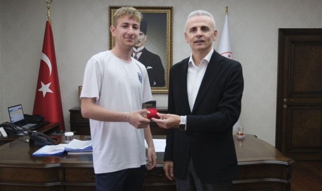 Vali Çiçekli, şampiyonalarda dereceye giren sporcuları ağırladı – Spor