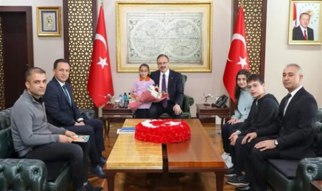 Vali Kızılkaya, Kütüphaneler Haftası’nda öğrencilerle bir araya geldi – Yaşam