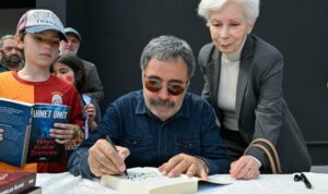 Yazarlar, İzmirli kitapseverlerle buluştu – Kültür-Sanat