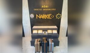 Ağrı’da 8 kilo 150 gram metamfetamin ele geçirildi – Gündem