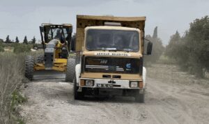 Akhisar Belediyesi yol bakım çalışmalarını sürdürüyor – Yaşam
