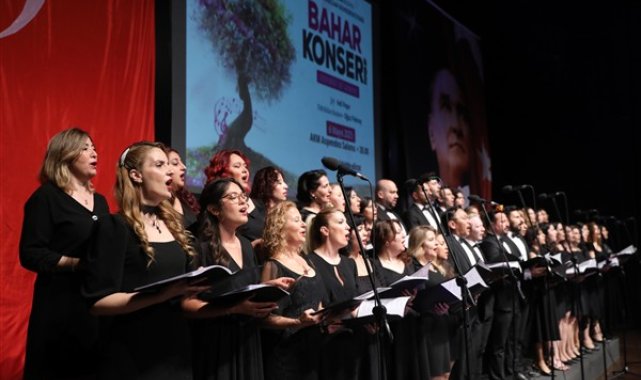 Antalya’da THM Korosu’ndan bahar konseri
