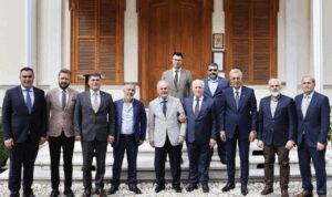Atatürk’ün Balmumu Heykeli Hünkar Köşkü’nde ziyarete açıldı – Yaşam