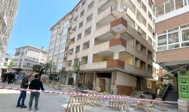 Bahçelievler’de bir binanın balkonu çöktü: 1 kişi yaralandı – Yaşam