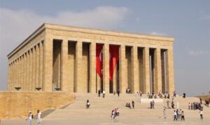Bakan Bak, gençlerle birlikte Anıtkabir’i ziyaret etti – Gündem