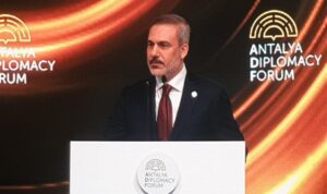 Bakan Fidan, Türkiye-ABD-Suriye üçlü toplantısına katıldı – Gündem