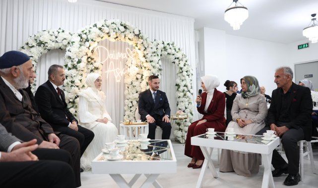 Bakan Göktaş: Gençlerimizin evlilik yolunda yanlarında olmak boynumuzun borcu – Gündem