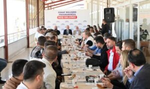 Başkan Başdeğirmen, Şehir Hastanesi bölgesindeki eczacı ve esnafla görüştü – Yaşam