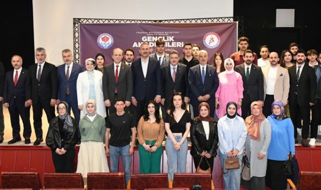 Başkan Genç, Hukuk Akademisi programına katıldı – Yaşam