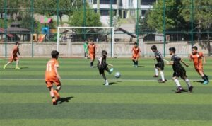 Bitlis’te İlkokullar Arası Futbol Turnuvası başladı – Spor