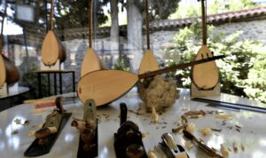 Bornova’da Çalgı Yapım Çalıştayı gerçekleşti – Kültür-Sanat