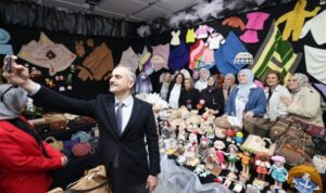 Çayırova’da el emeği göz nuru eserler görücüye çıktı – Kültür-Sanat