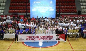 Celal Atik Spor Salonu’nda gençlik buluşması – Spor