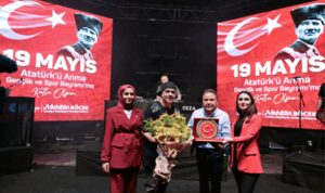 Ceza, Antalya’da konser verdi