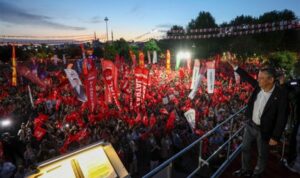 CHP Genel Başkanı Özel, Pendik’teki mitinge katıldı – Gündem
