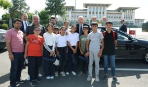 Cumhurbaşkanı Erdoğan, Adıyaman'dan gelen çocuklarla bir araya geldi