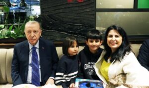 Cumhurbaşkanı Erdoğan, Ankara'daki bir kafede vatandaşlarla buluştu