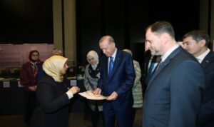 Cumhurbaşkanı Erdoğan, Saklı Kalanlar sergisini gezdi