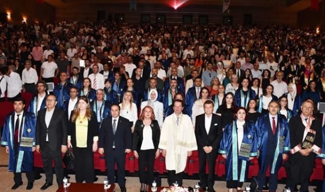 Dicle Üniversitesi Ziya Gökalp Eğitim Fakültesi mezunları uğurladı – Yaşam