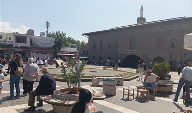 Diyarbakır’da PKK’nın fesih kararına tepkiler – Gündem