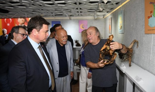 Doğadan topladığı ölü ağaç dallarından sergi açtı – Kültür-Sanat