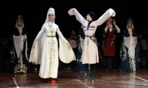 Elbruz Halk Dansları Topluluğu Mamak’ta sahne aldı – Kültür-Sanat