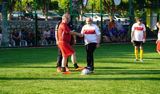 Erdemli’de 5×5 Kurumlar Arası Futbol Turnuvası başladı – Spor