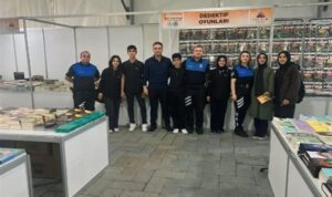Erzincan emniyeti, Kitap Fuarı’nda öğrencileri bilgilendirdi – Yaşam