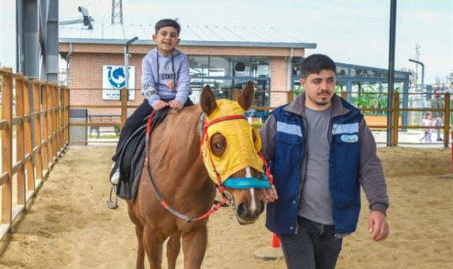 Esenyurt’ta çocuklar At Çiftliği Tesisi’ni gezdi – Yaşam