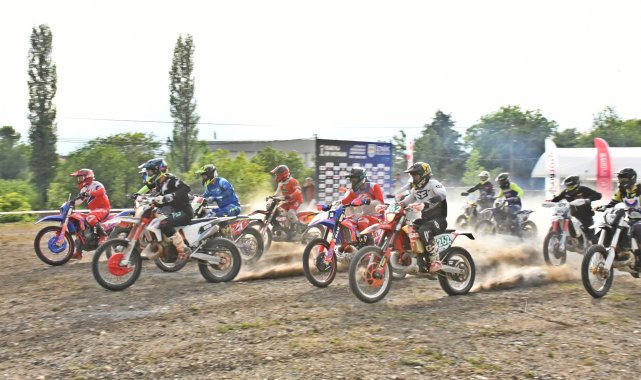 İznik’te Türkiye Süper Enduro Şampiyonası’nın 1. ayak yarışları başladı – Spor
