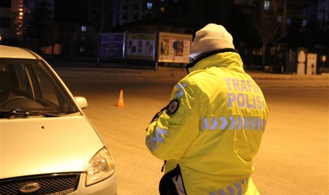 Karaman’da çeşitli suçlarından aranan 15 şahıs yakalandı – Gündem